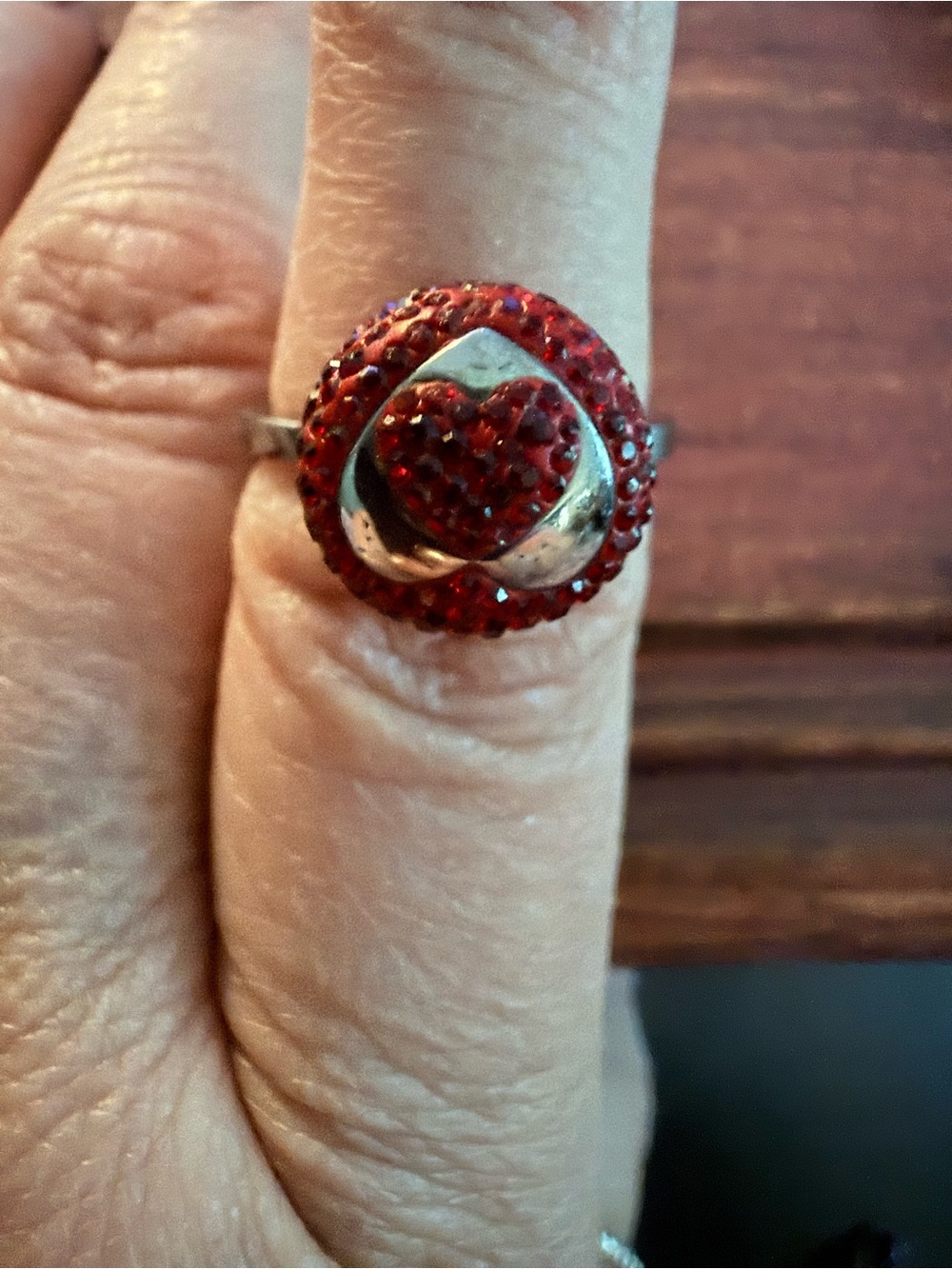 Swarovski Retired Disney Red Crystal Queen of Hearts Ring sz 8